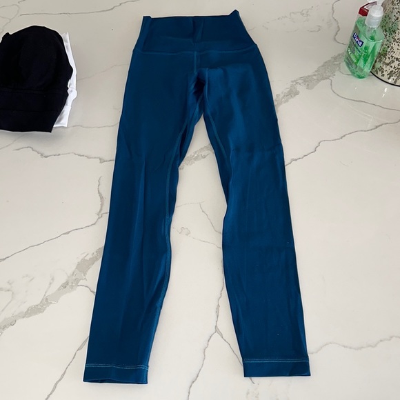 Lululemon High Rise 25” Align Pant - Picture 5 of 5